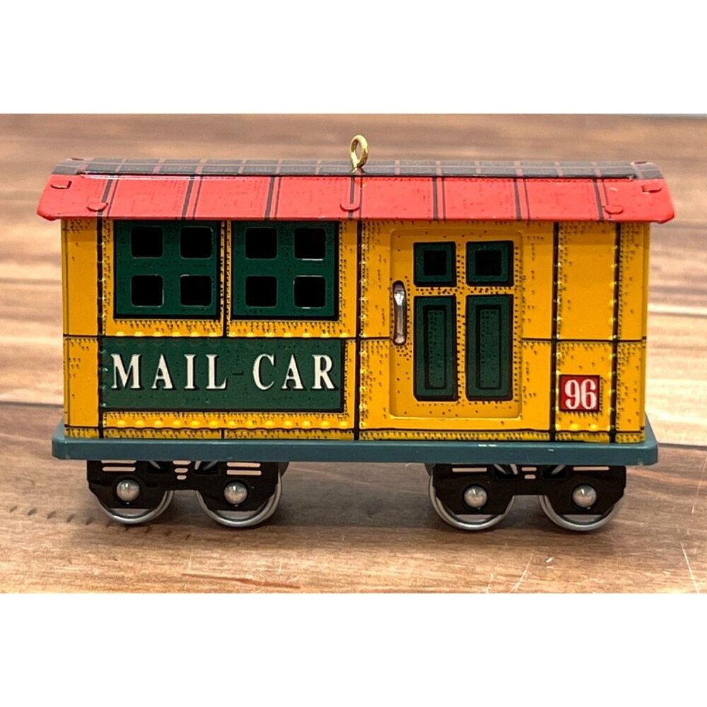 1996 HALLMARK KEEPSAKE ORNAMENT QX5011 YULETIDE CENTRAL MAIL CAR TIN